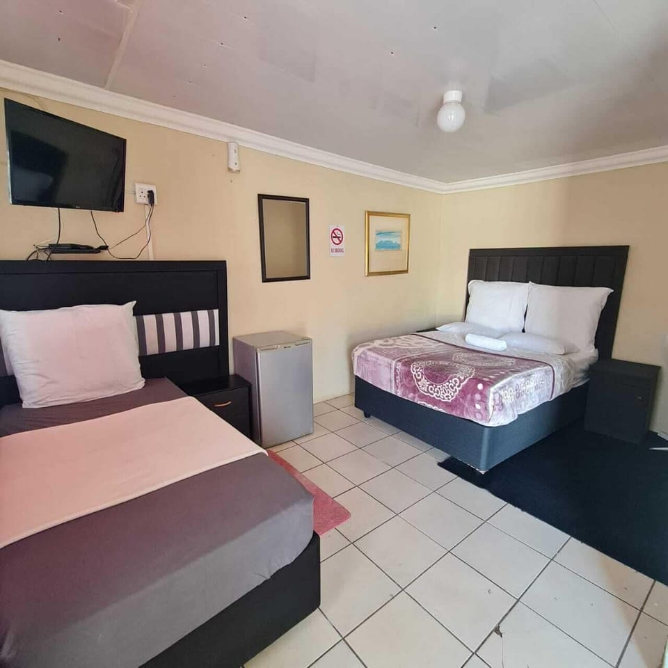 Standard Double Room | Desk