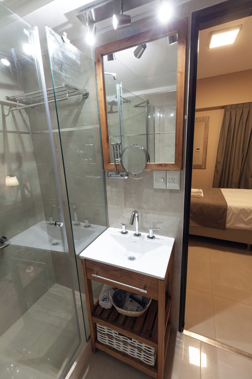 Comfort Double Room | Bathroom | Hair dryer, towels, soap, shampoo