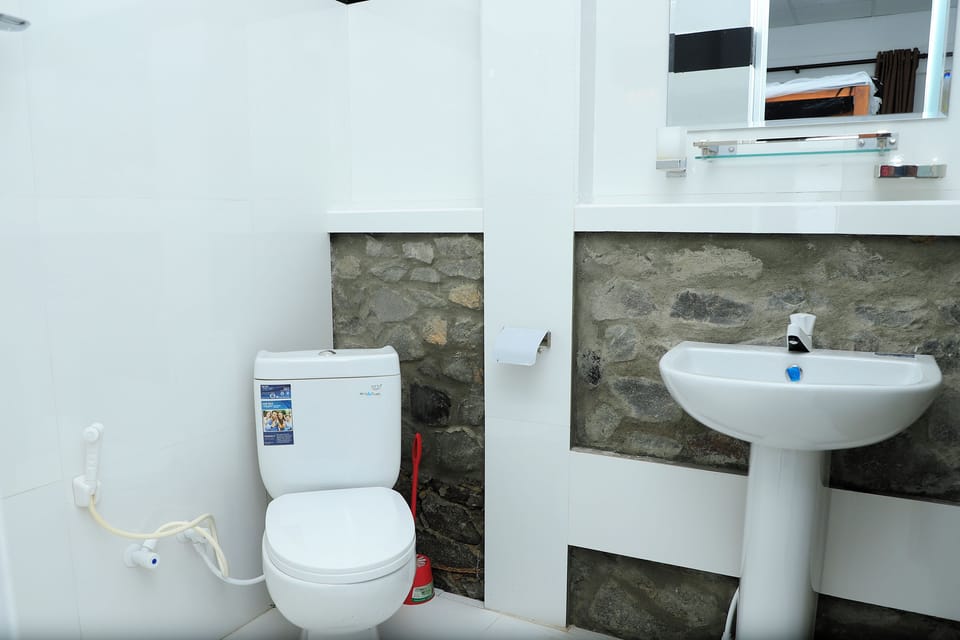 Deluxe Double Room, 1 Queen Bed, Balcony, Mountain View | Bathroom | Shower, free toiletries, hair dryer, slippers