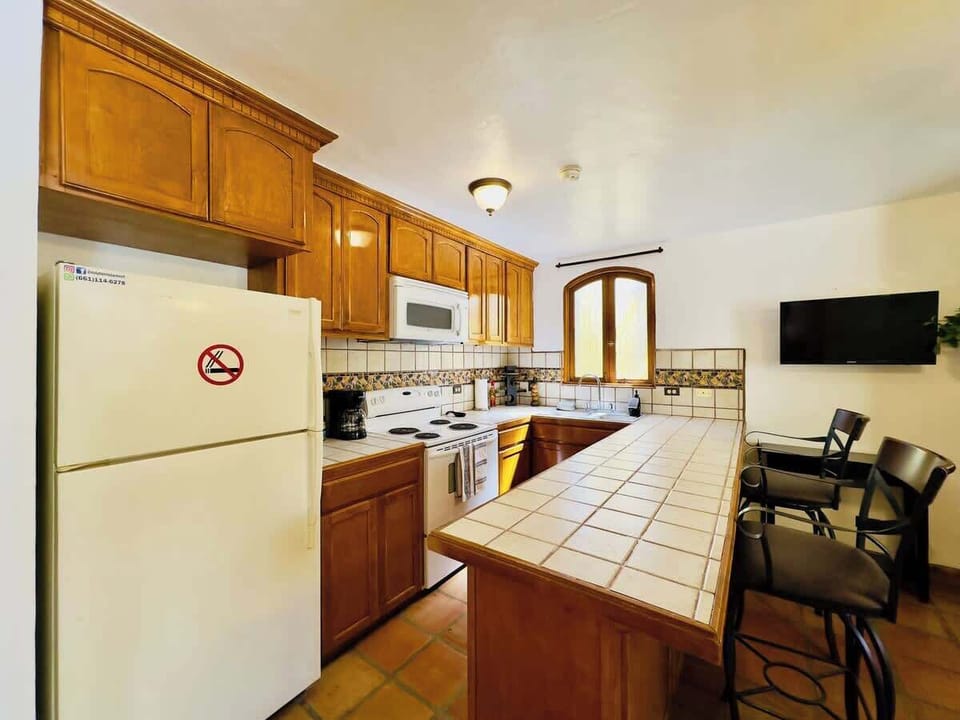 Kitchen with seating area
