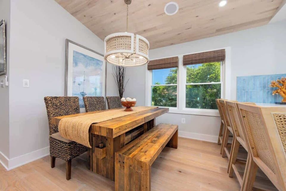 Dining Room with Seating for 6