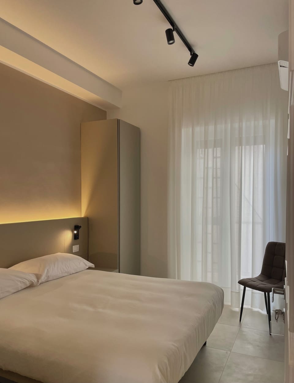 Double Room, Non Smoking | Desk, free WiFi, bed sheets