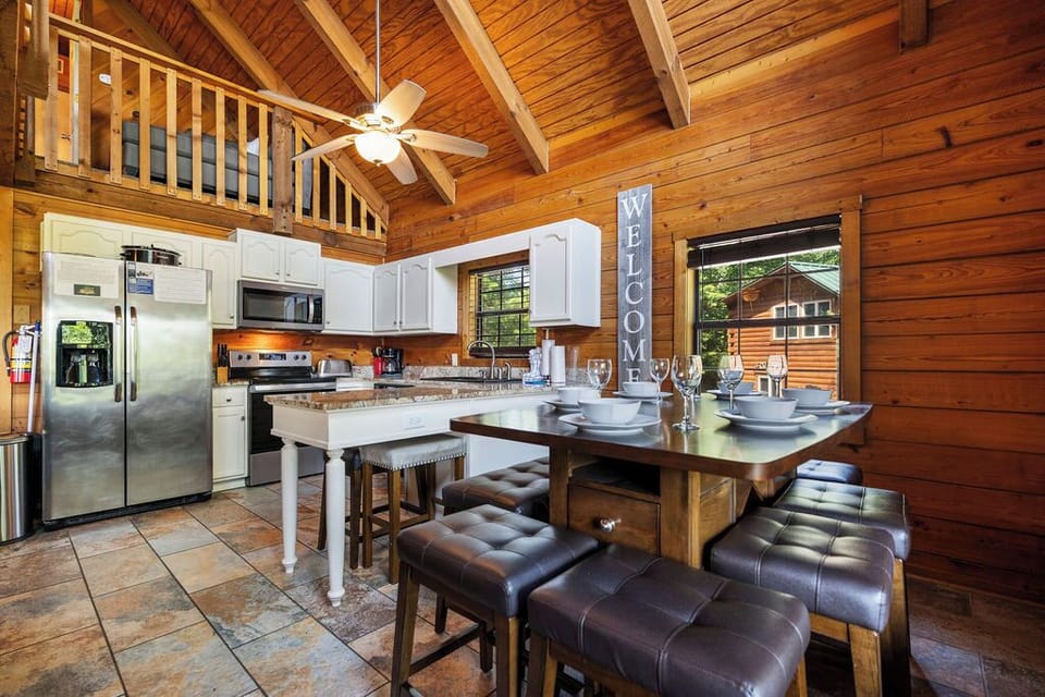 Enjoy meals in this open-concept kitchen and dining area! 