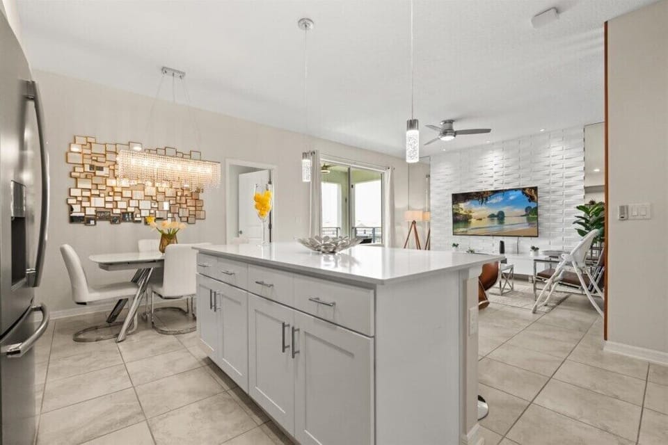 3131 Paradox Cir Unit 306 (9).jpg