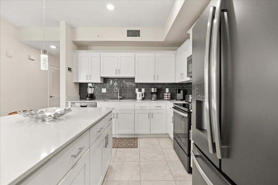 3131 Paradox Cir Unit 306 (8).jpg