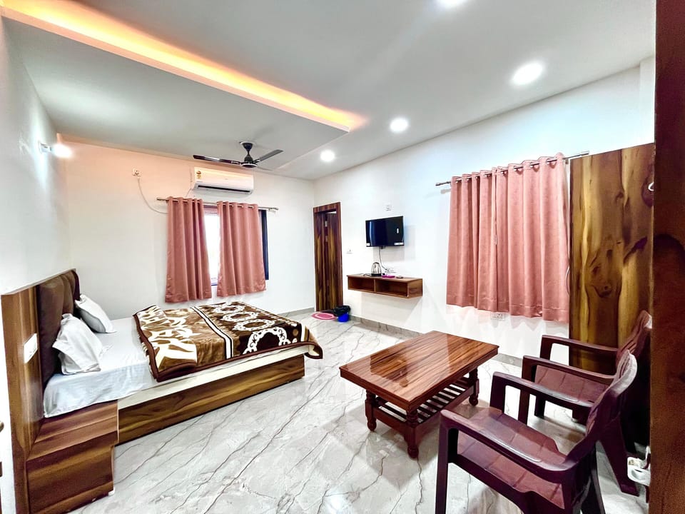 Deluxe Double Room, Balcony, City View | Desk, laptop workspace, free WiFi
