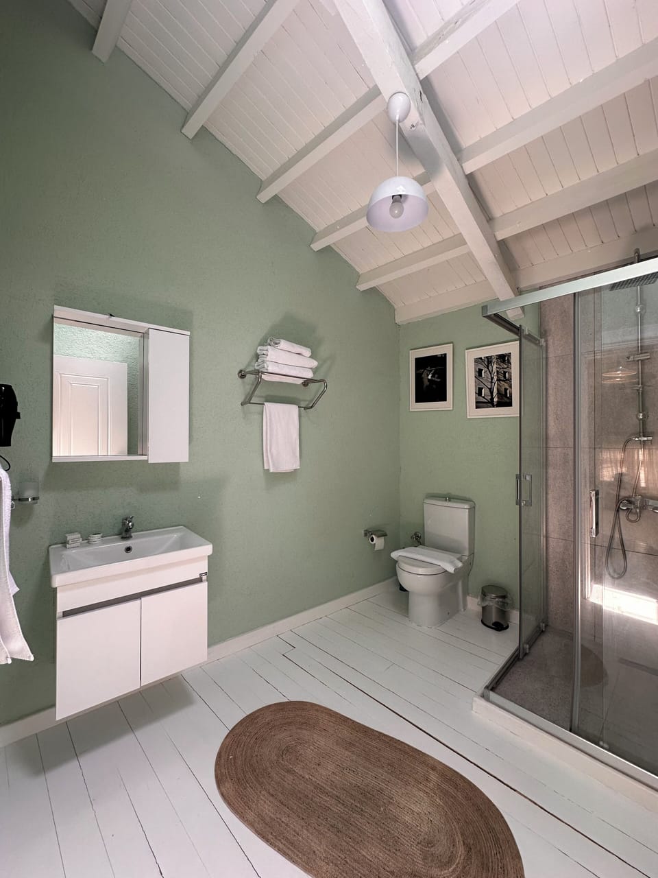 Comfort Room | Bathroom | Free toiletries, hair dryer, slippers, towels