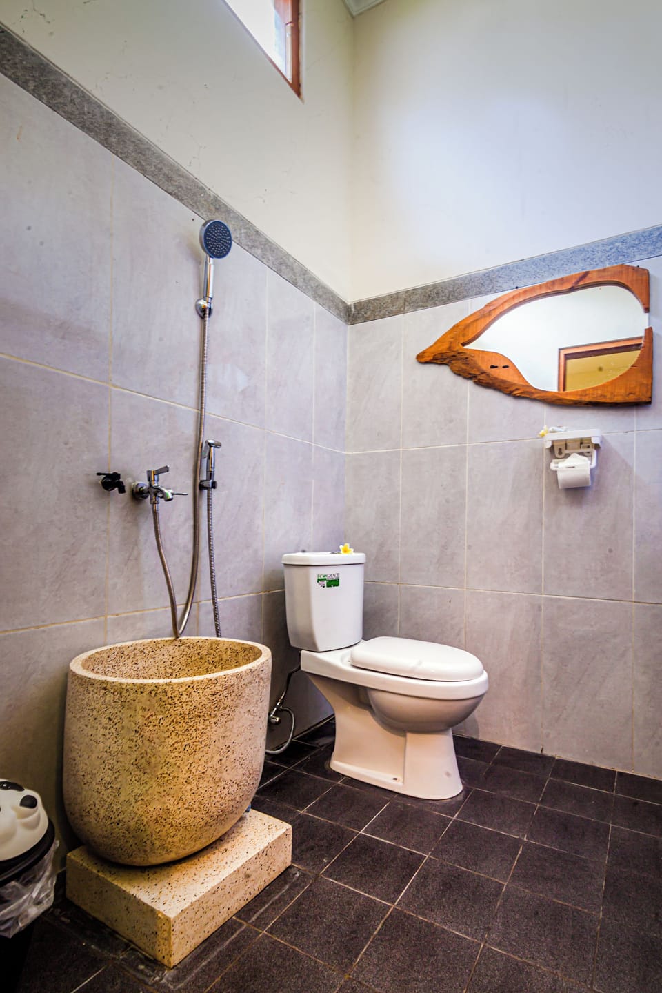 Deluxe Double Room | Bathroom | Shower, bidet, towels, soap