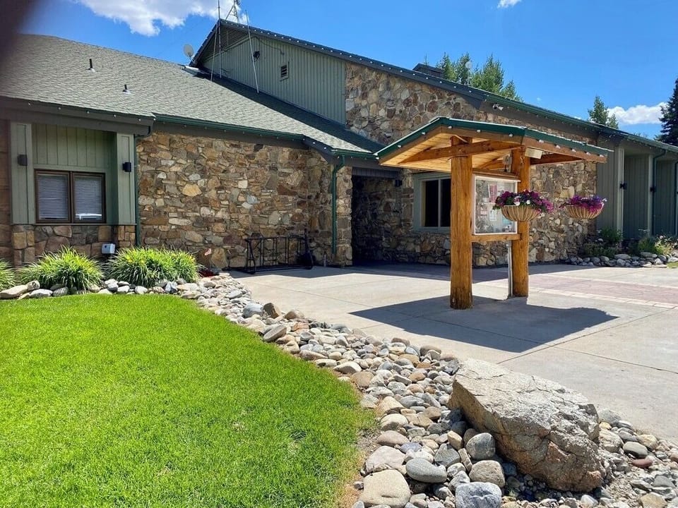 Clubhouse entrance 