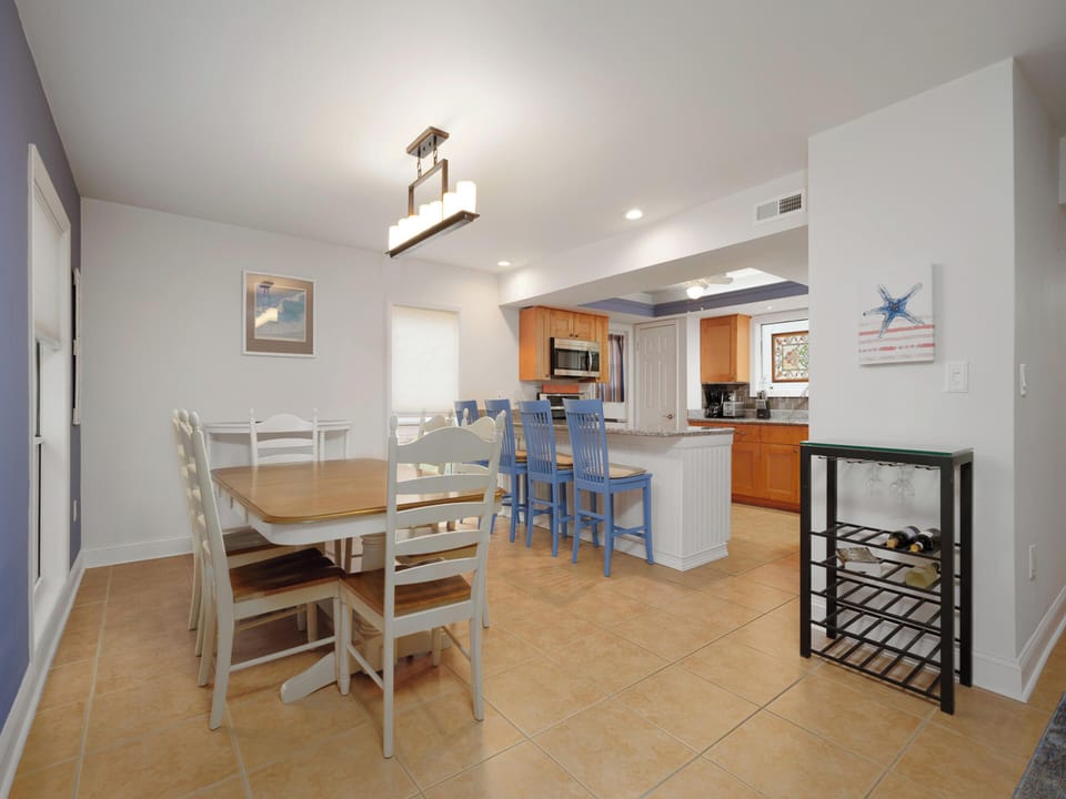 Condo (3 Bedrooms) | Property amenity