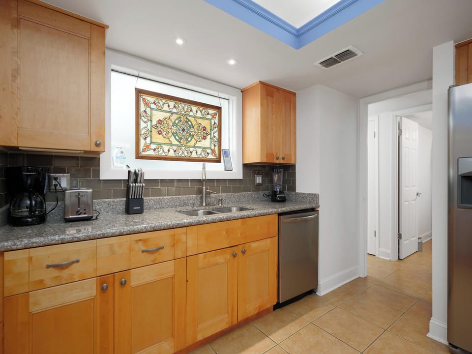 Condo (3 Bedrooms) | Property amenity