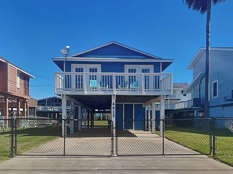 House (2 Bedrooms) | Exterior