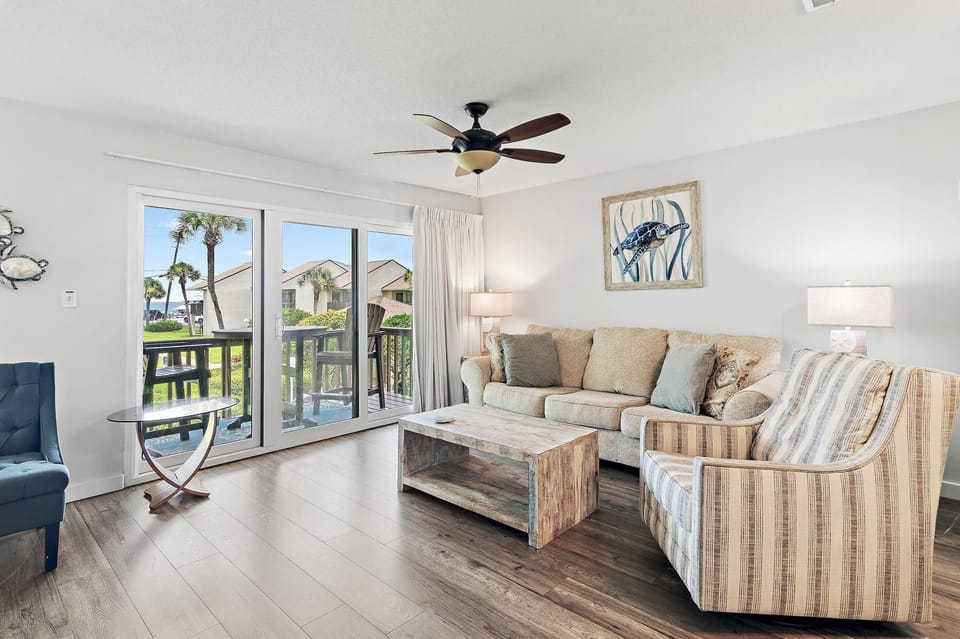 House, Multiple Beds (Blue Surf 5) | Living area | TV