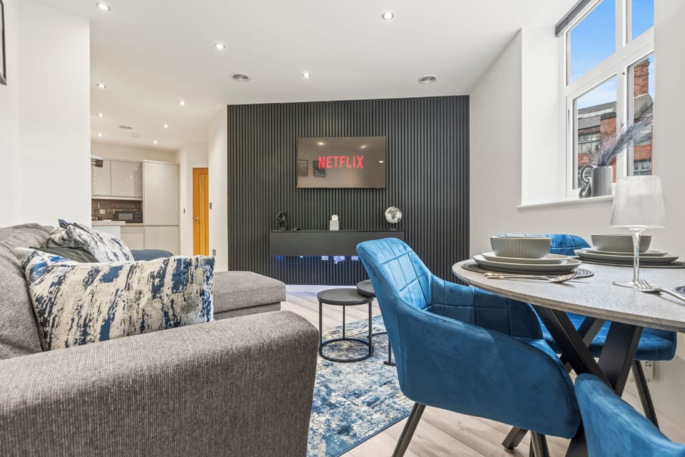 Apartment, 2 Bedrooms, Kitchen, City View | Living area