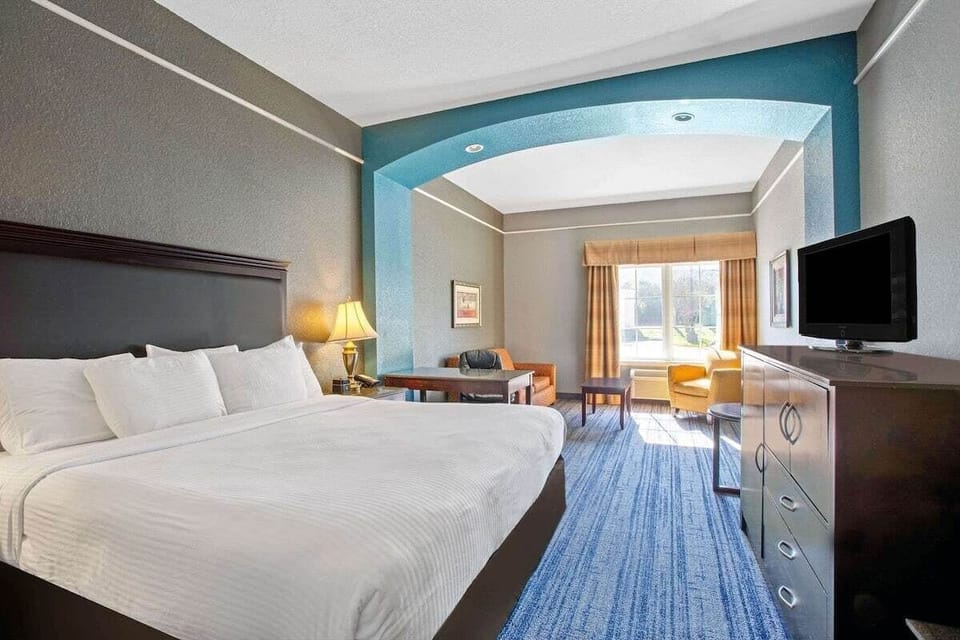 Premium bedding, down comforters, pillowtop beds, desk