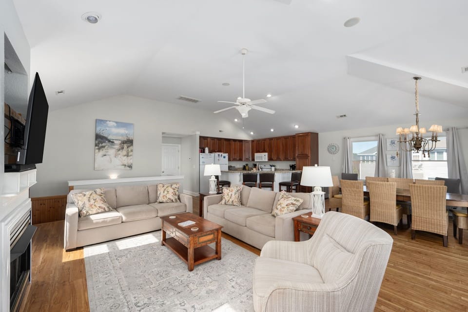 SNH263: Gone Coastal | TL Living Area, Fireplace (Off-Season Only)