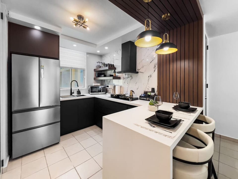Cook Comfortably in a Sleek, Contemporary Kitchen