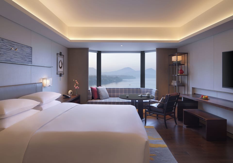 Premium bedding, minibar, in-room safe, desk