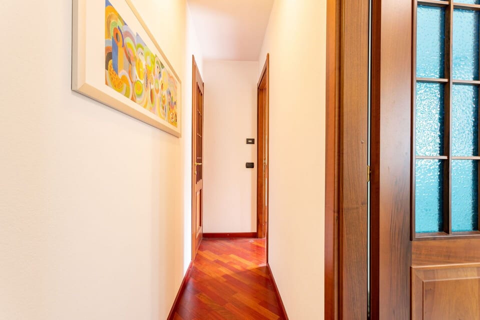 Room Detail