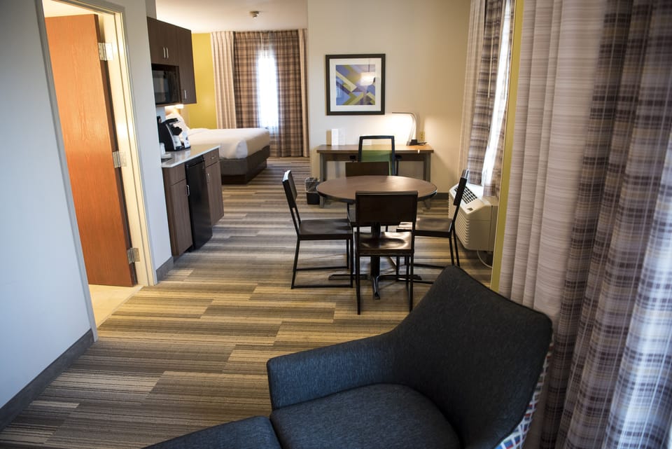 Suite, 1 King Bed (Extra Floor Space) | Premium bedding, in-room safe, desk, laptop workspace