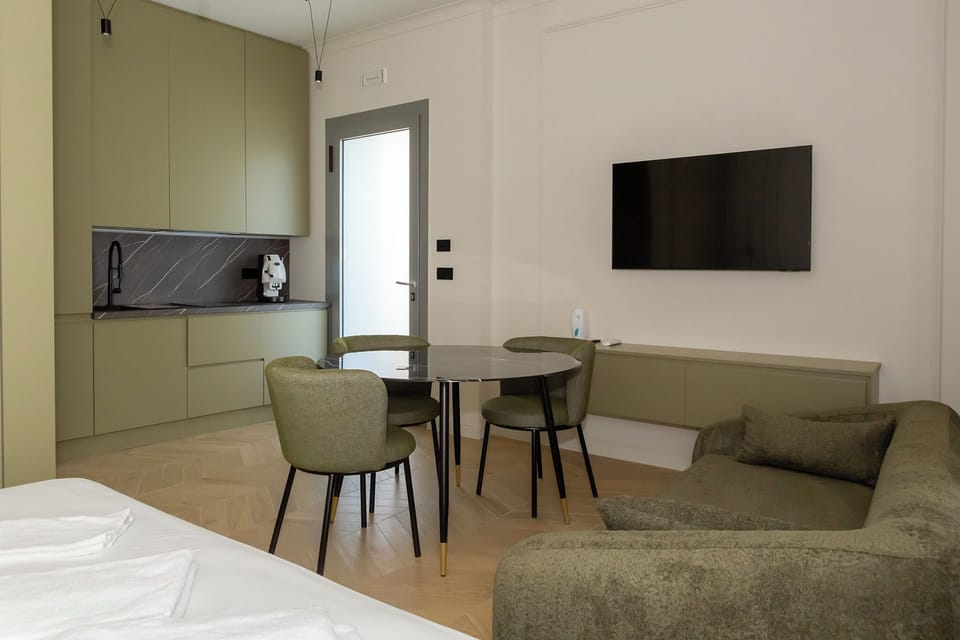 Deluxe Room | Living area