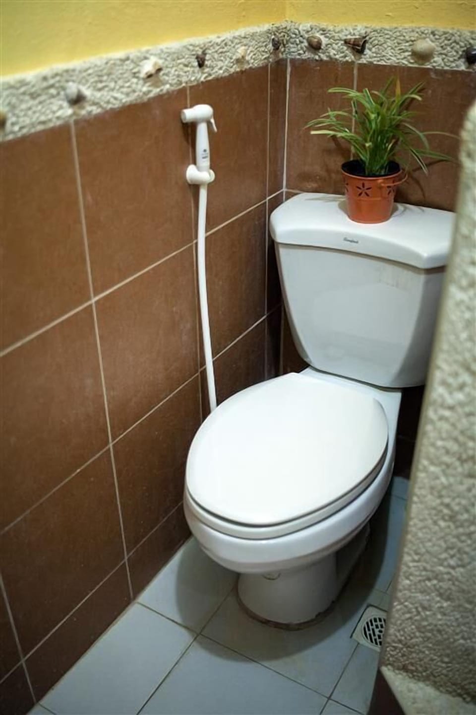 Family Room | Bathroom | Free toiletries, hair dryer, towels