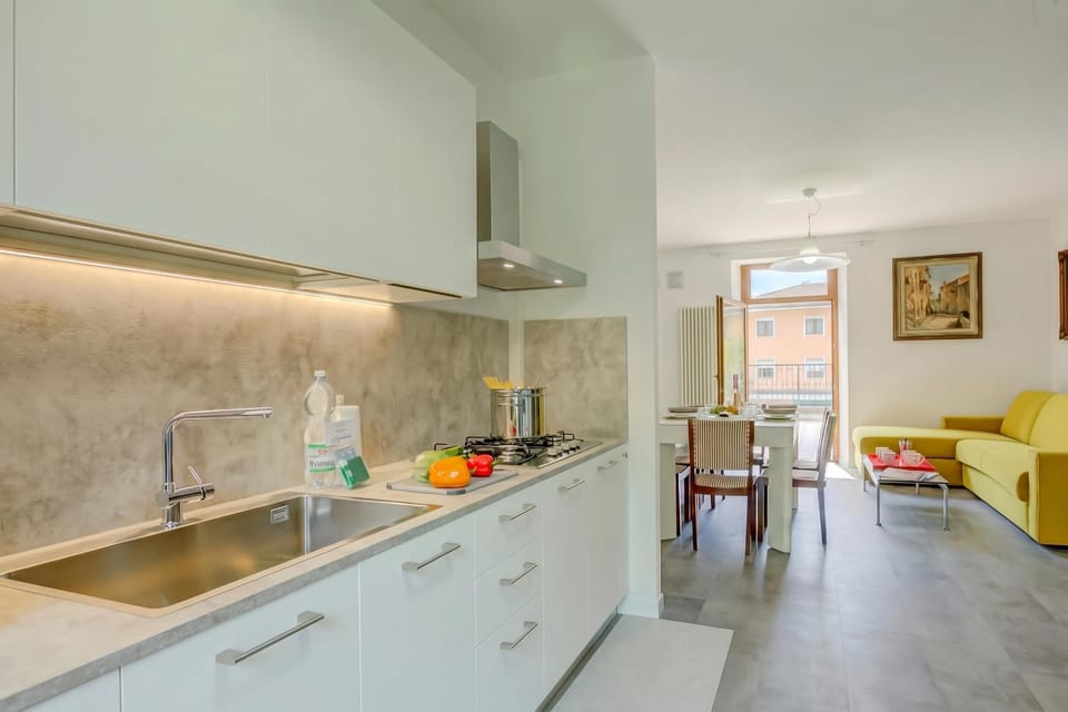 Family Apartment, 2 Bedrooms, 2 Bathrooms (Boutique Terrace Apartment In The) | Private kitchen