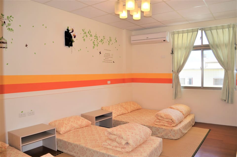 Quadruple Room | Desk, free WiFi