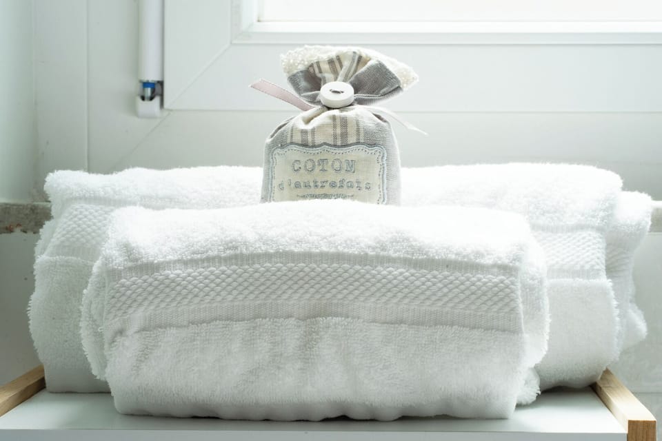 Deluxe Double Room, City View | Bathroom | Shower, hair dryer, bidet, towels