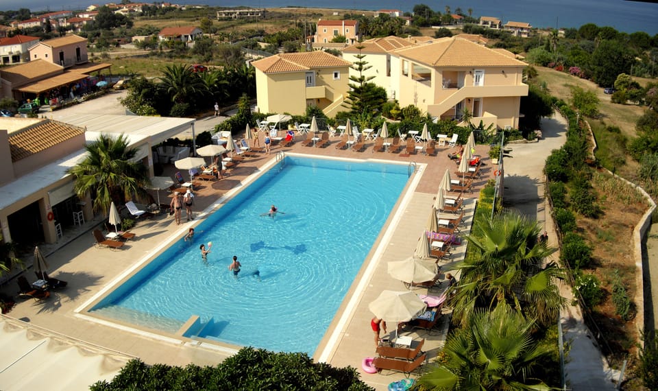 Infinity pool