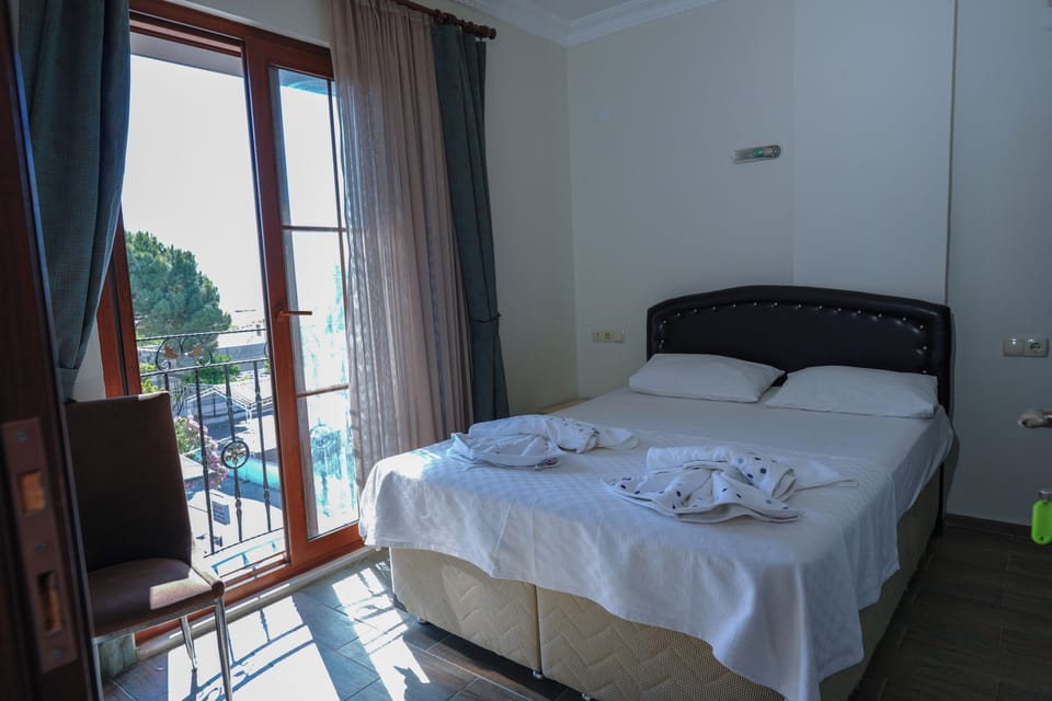 Standard Room | Free WiFi, bed sheets