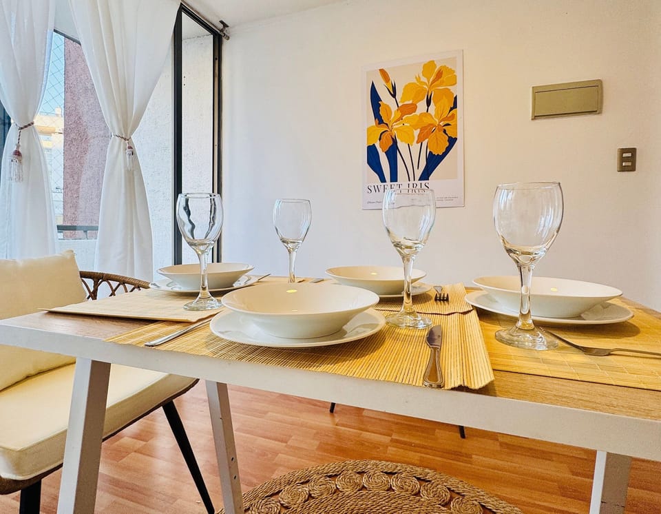 Basic Apartment | Dining