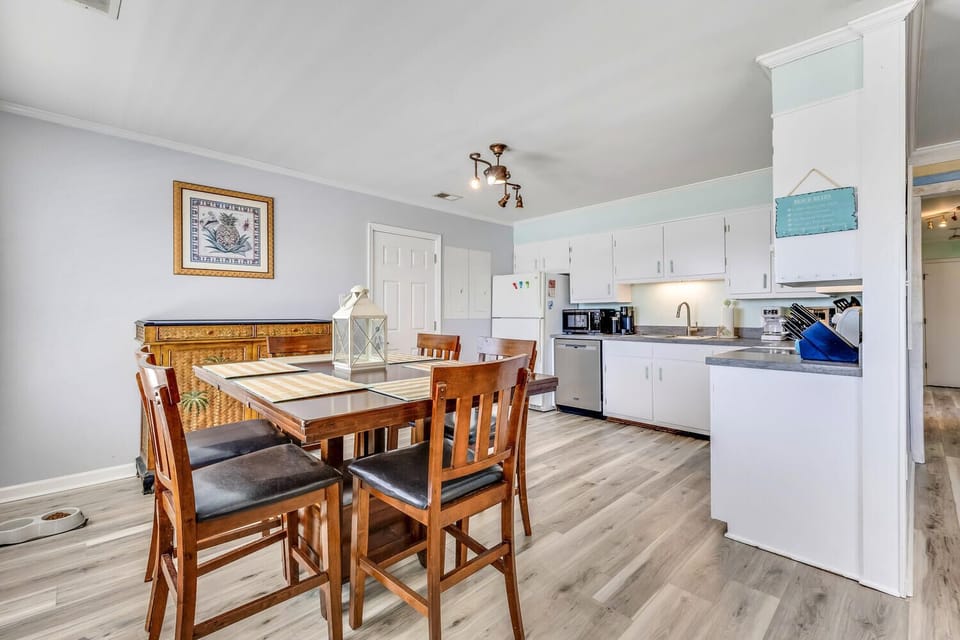 Island Escape A-Dining Area  Kitchen