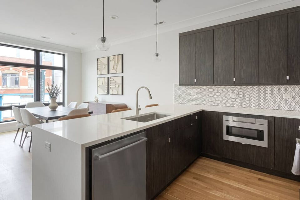 Fully stocked chef’s kitchen featuring stainless steel appliances, a Keurig coffee maker, and all the essentials to cook your favorite meals!
