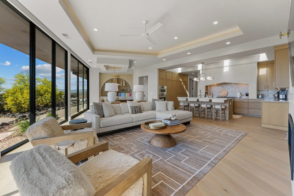 House, 4 Bedrooms | Living area | Smart TV