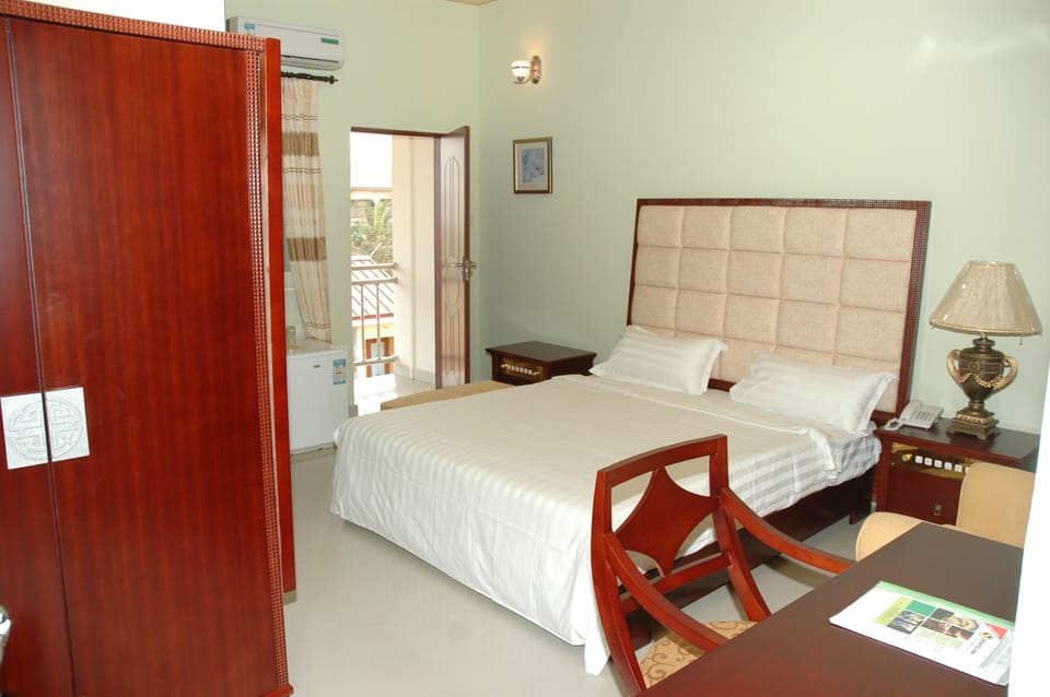 Superior Room, Balcony | In-room safe, desk, rollaway beds (surcharge)