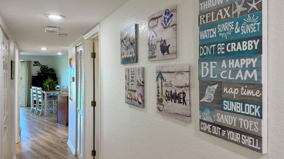 SouthBeach405Hallway