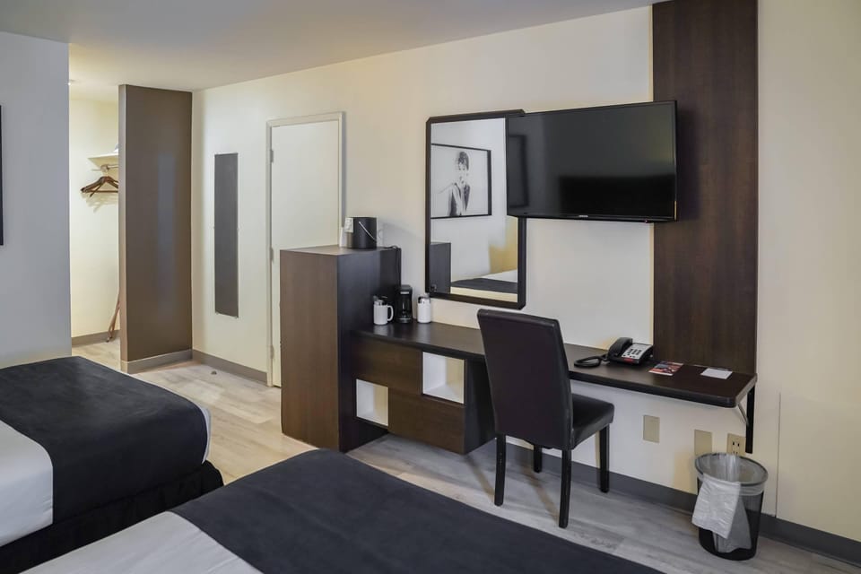 Standard Room, 2 Double Beds, Non Smoking | Premium bedding, pillowtop beds, desk, laptop workspace