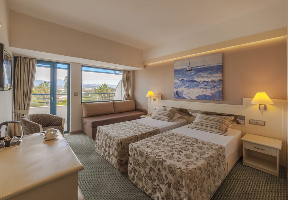 Free minibar, in-room safe, desk, free cribs/infant beds