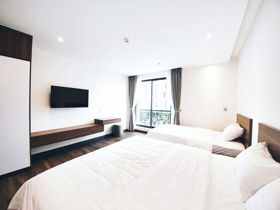 Deluxe Room, City View