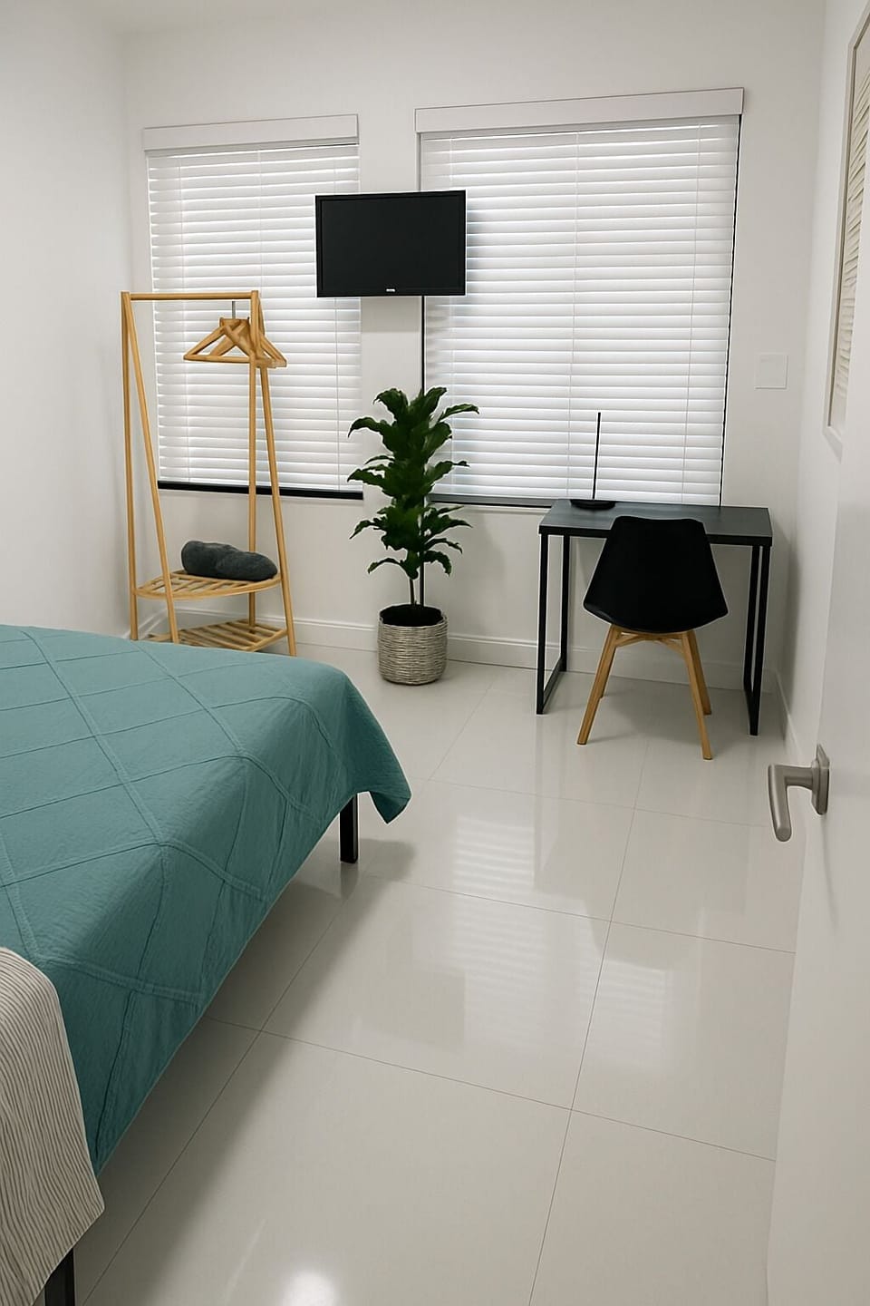 Desk, laptop workspace, free WiFi