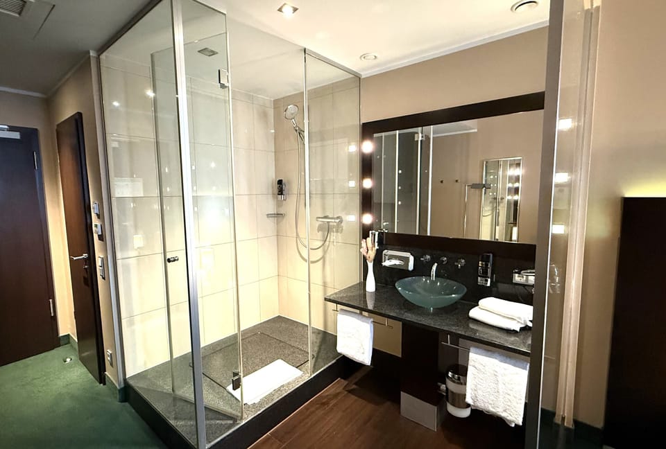 Standard Double Room | Bathroom | Shower, designer toiletries, hair dryer, towels