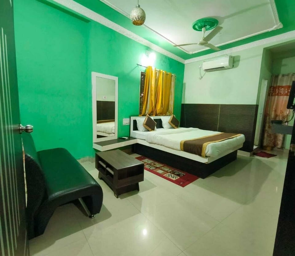 Deluxe Triple Room, Sea View | Desk, laptop workspace