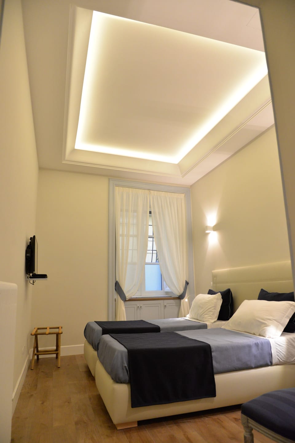Double or Twin Room (Blue Rose) | Minibar, in-room safe, desk, soundproofing