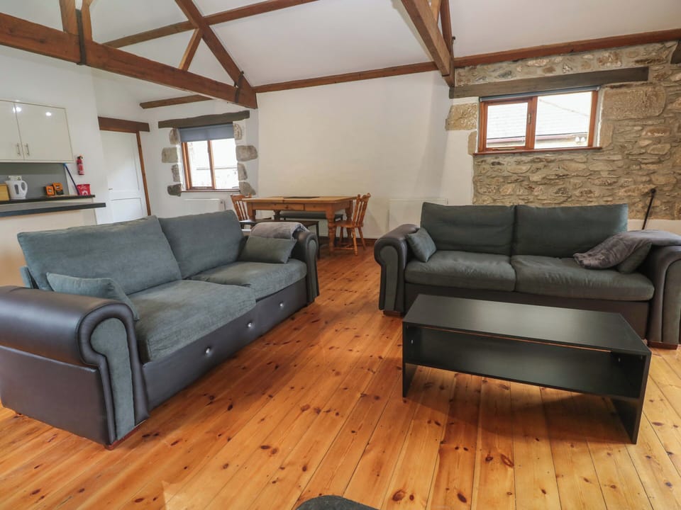 Cottage | Living area | Fireplace