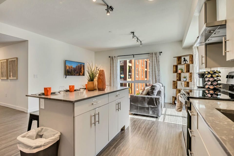 Full Sized Stocked Kitchen