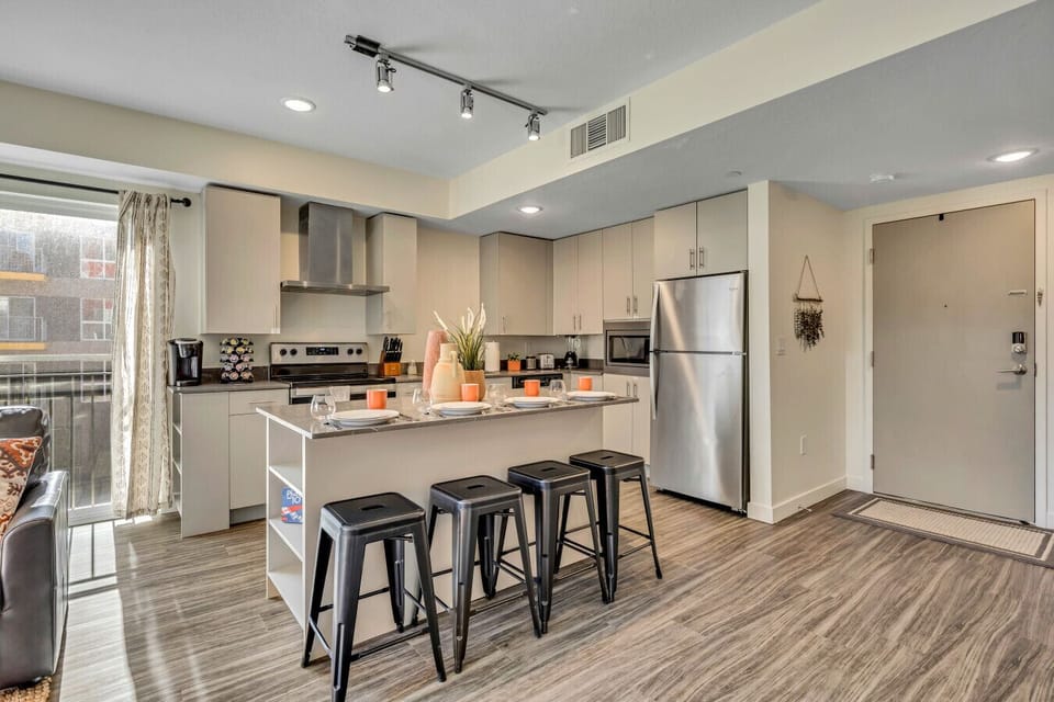 Full Sized Stocked Kitchen