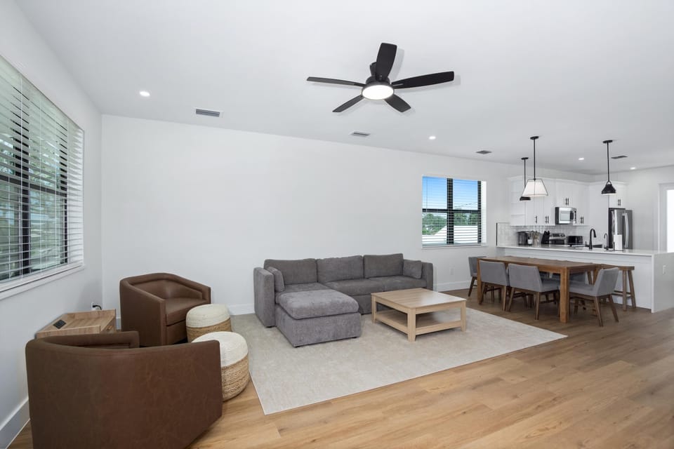 House, Multiple Beds (Ocean Oasis) | Living area