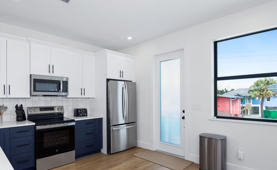 House, Multiple Beds (Ocean Oasis) | Private kitchen | Oven, toaster