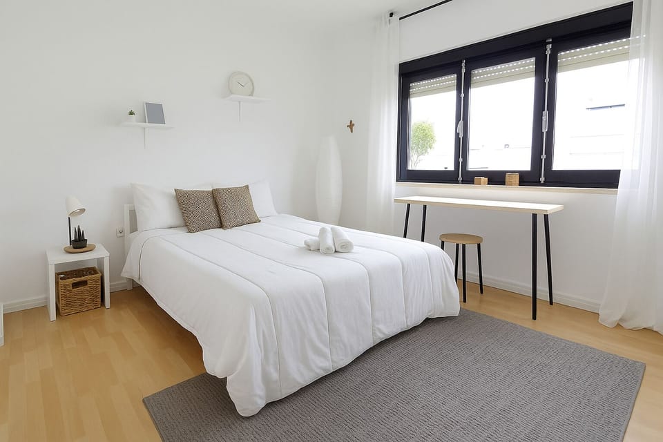 Basic Room | Desk, WiFi (free), bed sheets